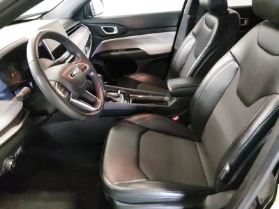 2024 Jeep Compass — photo 16 view