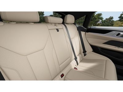 2026 BMW i4 M60 - Photo 12