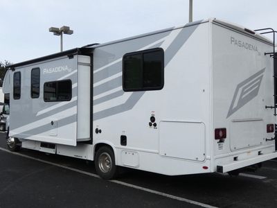 2026 Thor Motor Coach Pasadena SE - Photo 3