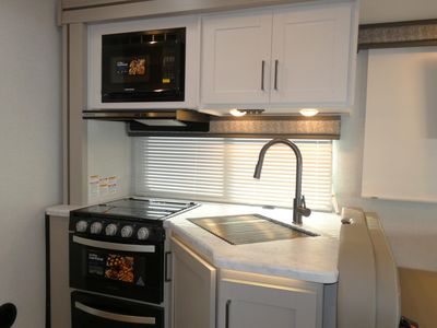 2026 Thor Motor Coach Pasadena SE - Photo 7
