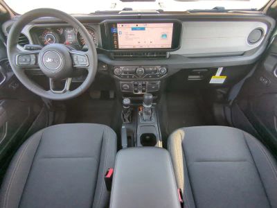 2026 Jeep Gladiator — photo 16 view