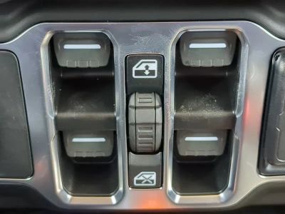 2026 Jeep Gladiator — photo 24 view