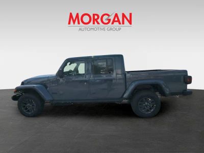 2026 Jeep Gladiator — photo 8 view