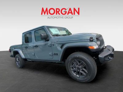 2026 Jeep Gladiator — side profile view