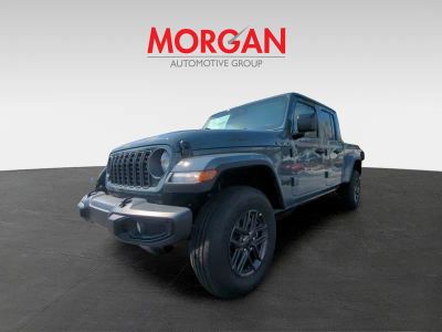 2026 Jeep Gladiator — photo 9 view