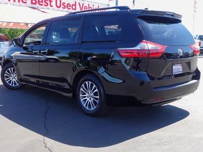 2020 Toyota Sienna — photo 11 view