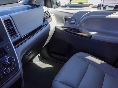 2020 Toyota Sienna — photo 24 view