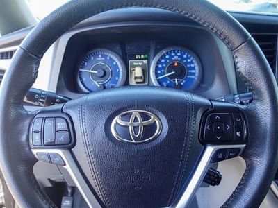 2020 Toyota Sienna — photo 15 view
