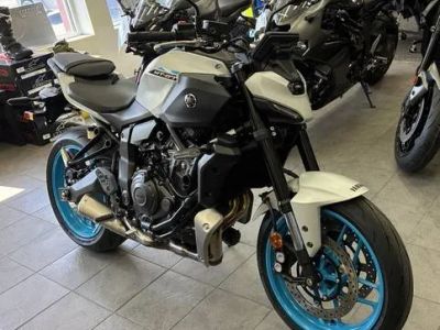 2026 Yamaha MT-07 — front three-quarter view