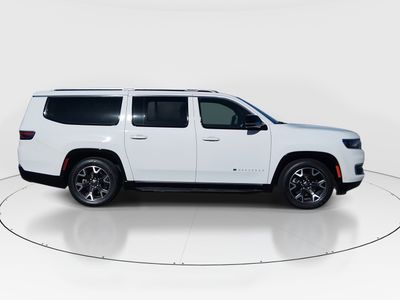 2024 Jeep Wagoneer L - Photo 8