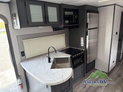 2022 Dutchmen RV Aspen Trail - Photo 8
