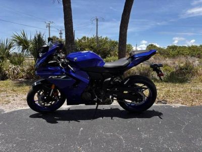 2026 Yamaha YZF-R7 — front three-quarter view