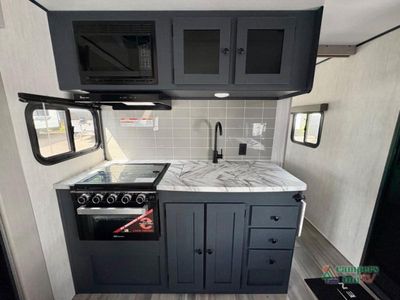 2026 Coachmen RV Apex Ultra-Lite — photo 14 view