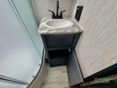 2026 Coachmen RV Apex Ultra-Lite — photo 37 view