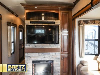 2017 Keystone RV Montana - Photo 13