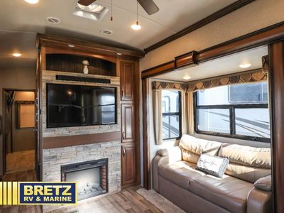 2017 Keystone RV Montana - Photo 8