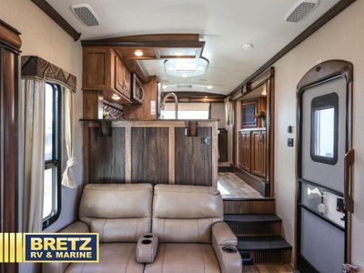 2017 Keystone RV Montana - Photo 10