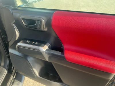 2023 Toyota Tacoma — photo 21 view