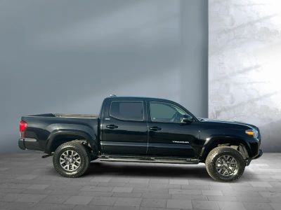 2023 Toyota Tacoma — photo 7 view