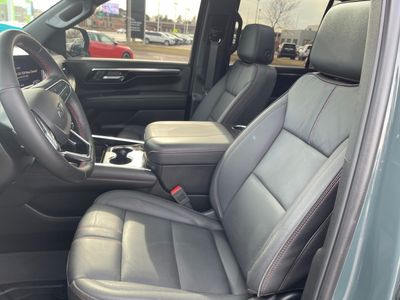 2025 Chevrolet Tahoe - Photo 9