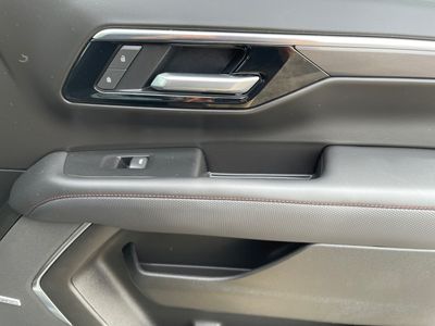 2025 Chevrolet Tahoe - Photo 24