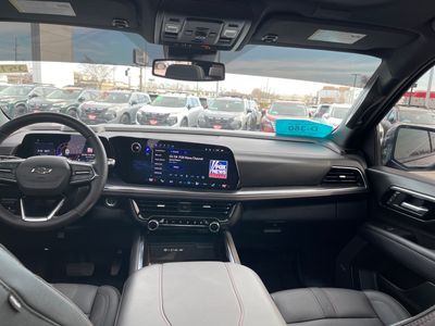 2025 Chevrolet Tahoe - Photo 19