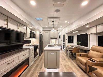 2026 Brinkley Model Z - Photo 34