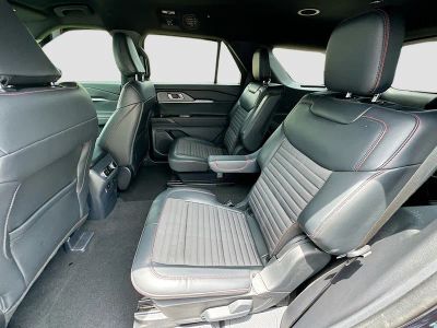 2025 Ford Explorer — photo 22 view