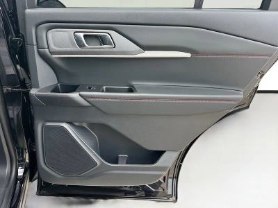 2025 Ford Explorer — photo 26 view