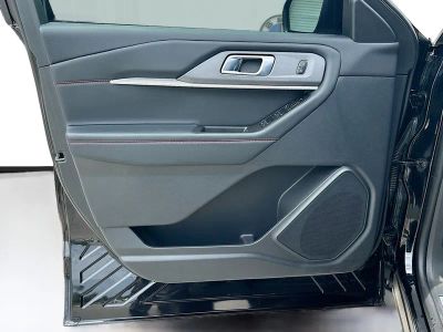 2025 Ford Explorer — photo 19 view