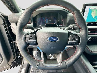 2025 Ford Explorer — photo 10 view