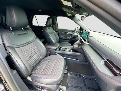 2025 Ford Explorer — photo 27 view
