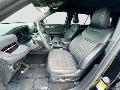 2025 Ford Explorer — photo 18 view