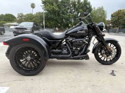 2025 Harley-Davidson® FLRT - Freewheeler® — front three-quarter view
