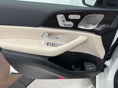 2026 Mercedes-Benz GLS - Photo 17