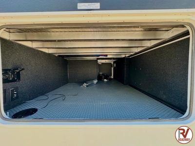 2026 Cougar Half-Ton 26RES - Photo 8