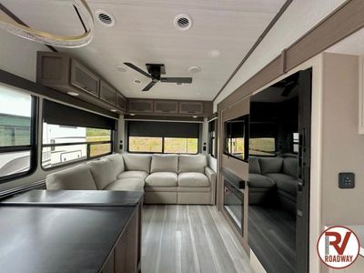 2026 Cougar Half-Ton 26RES - Photo 11