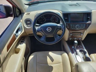 2018 Nissan Pathfinder — photo 17 view