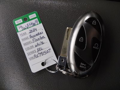 2024 Hyundai Elantra - Photo 15