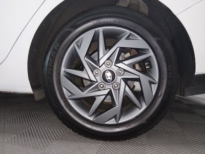 2024 Hyundai Elantra - Photo 10