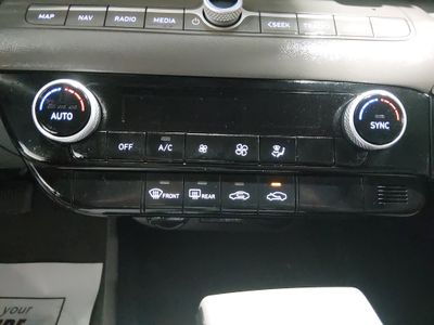 2024 Hyundai Elantra - Photo 18