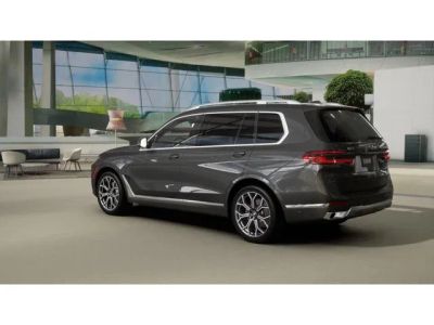 2027 BMW X7 — side profile view