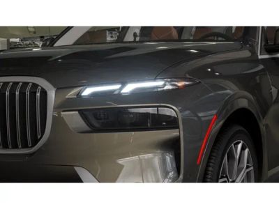 2027 BMW X7 — engine compartment view