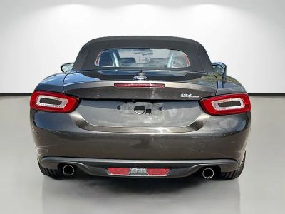 2019 FIAT 124 Spider — interior view