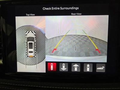 2026 Chrysler Pacifica — photo 11 view