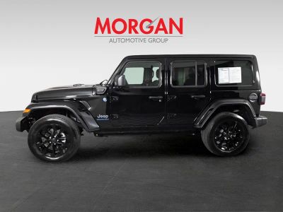 2025 Jeep Wrangler — photo 8 view