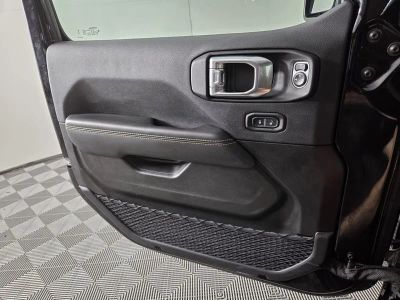 2025 Jeep Wrangler — photo 25 view
