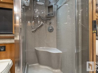 2019 Tiffin Motorhomes Phaeton - Photo 18