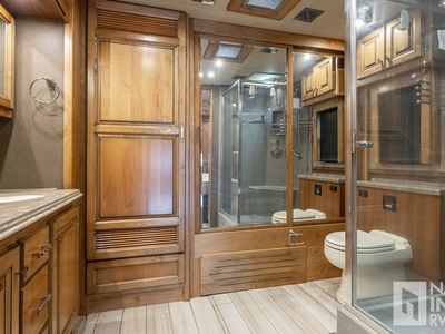2019 Tiffin Motorhomes Phaeton - Photo 17