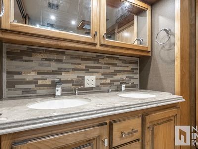 2019 Tiffin Motorhomes Phaeton - Photo 15